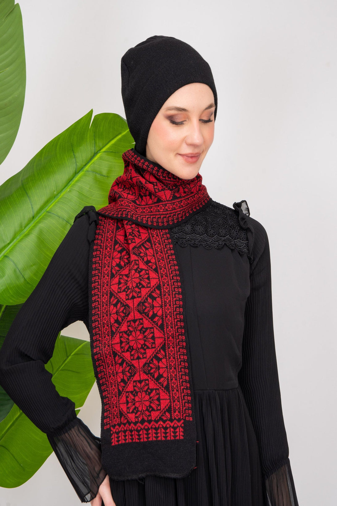 Zaytoon Gift Pushpa Winter knitted cap and scarf set with traditional embroidery pattern