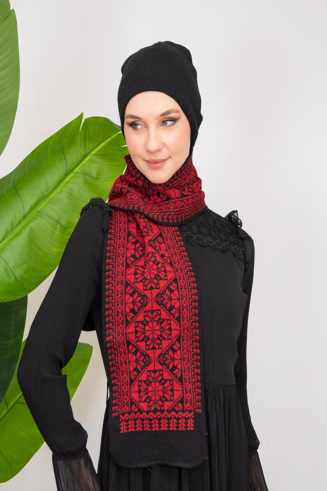 Zaytoon Gift Pushpa Winter knitted cap and scarf set with traditional embroidery pattern